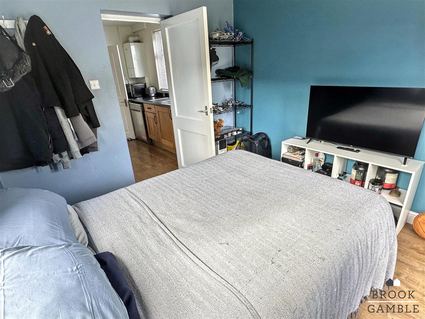 4 Bedroom House. Langney Rise in Eastbourne,  9